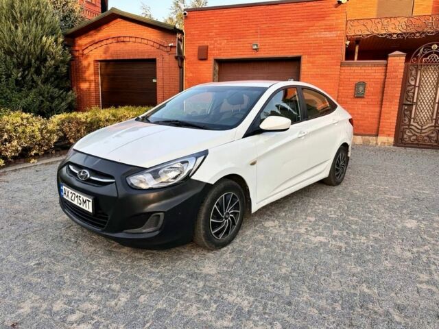 Белый Хендай Акцент, объемом двигателя 1.6 л и пробегом 112 тыс. км за 5700 $, фото 1 на Automoto.ua