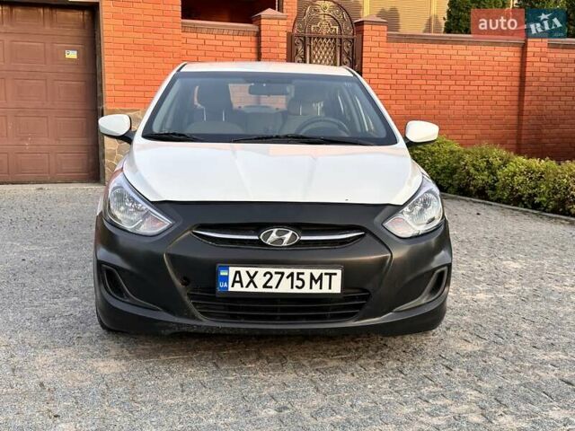 Хендай Акцент 2015 в Харькове на Automoto.ua Белый Хендай Акцент, объемом двигателя 1.6 л и пробегом 107 тыс. км за 5900 $, фото 8 на Automoto.ua