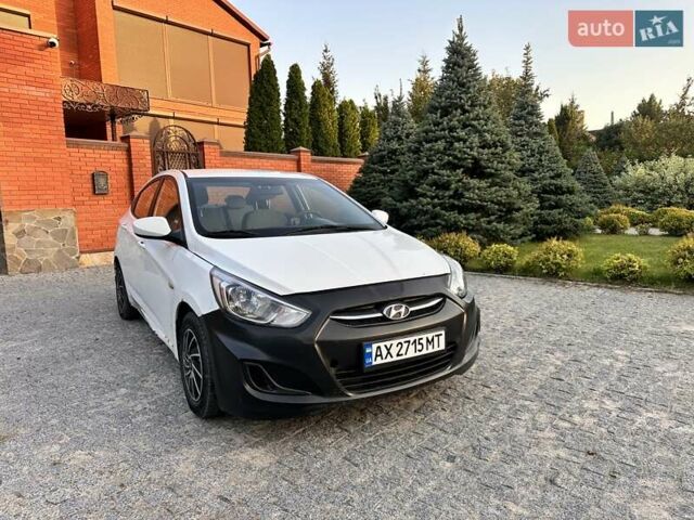 Хендай Акцент 2015 в Харькове на Automoto.ua Белый Хендай Акцент, объемом двигателя 1.6 л и пробегом 107 тыс. км за 5900 $, фото 7 на Automoto.ua