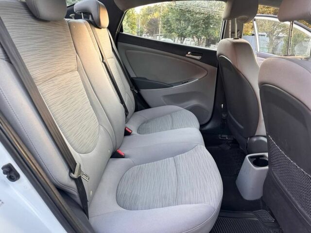 Белый Хендай Акцент, объемом двигателя 1.6 л и пробегом 112 тыс. км за 5700 $, фото 14 на Automoto.ua