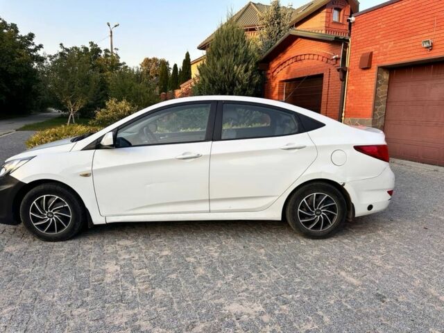 Белый Хендай Акцент, объемом двигателя 1.6 л и пробегом 112 тыс. км за 5700 $, фото 7 на Automoto.ua