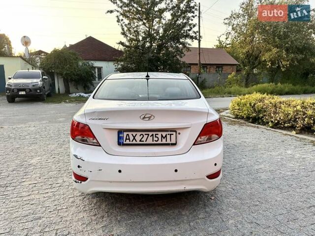 Хендай Акцент 2015 в Харькове на Automoto.ua Белый Хендай Акцент, объемом двигателя 1.6 л и пробегом 107 тыс. км за 5900 $, фото 4 на Automoto.ua