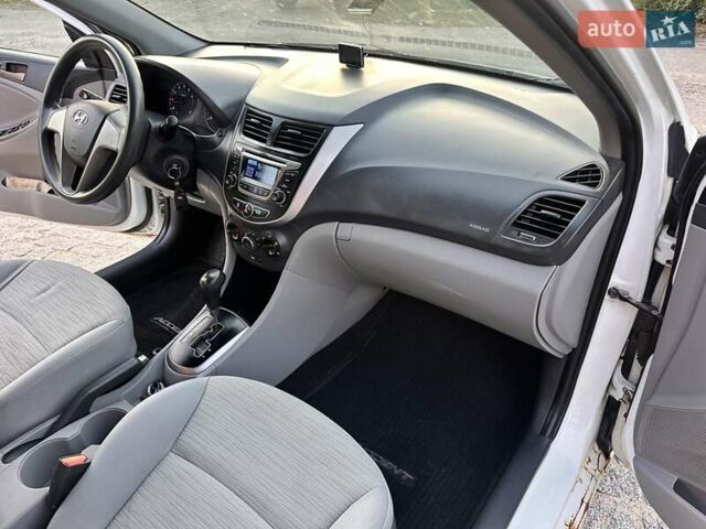 Хендай Акцент 2015 в Харькове на Automoto.ua Белый Хендай Акцент, объемом двигателя 1.6 л и пробегом 107 тыс. км за 5900 $, фото 9 на Automoto.ua
