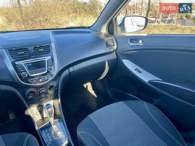 Білий Хендай Акцент, об'ємом двигуна 1.37 л та пробігом 104 тис. км за 9800 $, фото 9 на Automoto.ua