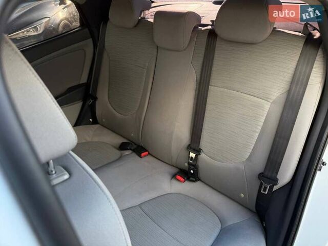 Білий Хендай Акцент, об'ємом двигуна 1.59 л та пробігом 162 тис. км за 8100 $, фото 14 на Automoto.ua