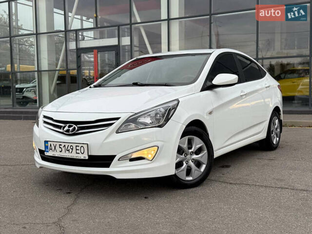 Белый Хендай Акцент, объемом двигателя 1.4 л и пробегом 64 тыс. км за 12800 $, фото 3 на Automoto.ua