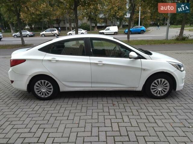 Білий Хендай Акцент, об'ємом двигуна 1.4 л та пробігом 230 тис. км за 5300 $, фото 4 на Automoto.ua