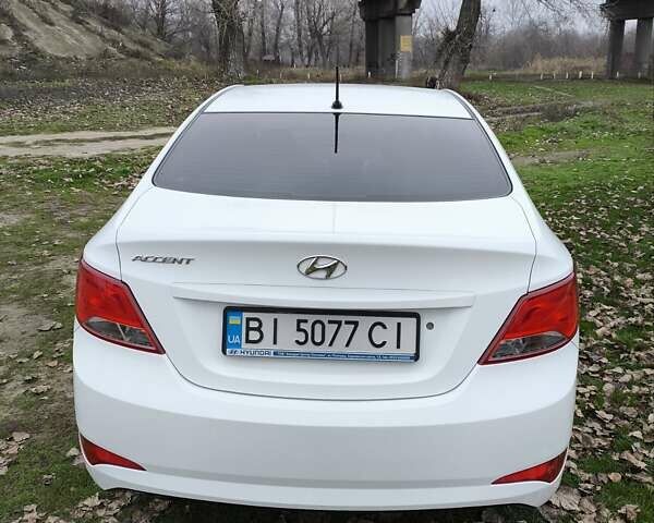 Белый Хендай Акцент, объемом двигателя 1.4 л и пробегом 92 тыс. км за 9499 $, фото 5 на Automoto.ua