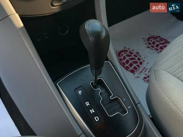 Білий Хендай Акцент, об'ємом двигуна 1.59 л та пробігом 162 тис. км за 8100 $, фото 17 на Automoto.ua