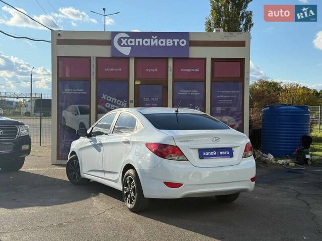 Білий Хендай Акцент, об'ємом двигуна 1.59 л та пробігом 162 тис. км за 8100 $, фото 5 на Automoto.ua