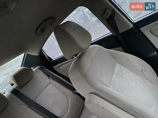 Белый Хендай Акцент, объемом двигателя 1.59 л и пробегом 110 тыс. км за 5900 $, фото 10 на Automoto.ua