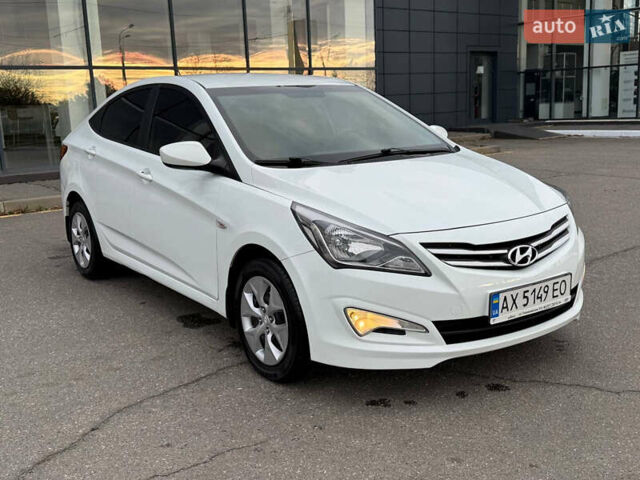 Белый Хендай Акцент, объемом двигателя 1.4 л и пробегом 64 тыс. км за 12800 $, фото 4 на Automoto.ua
