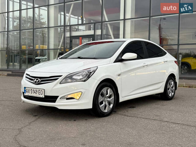 Белый Хендай Акцент, объемом двигателя 1.4 л и пробегом 64 тыс. км за 12800 $, фото 6 на Automoto.ua