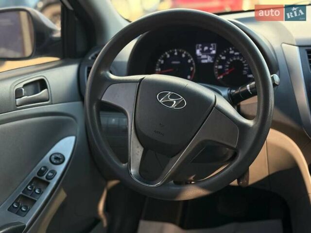 Білий Хендай Акцент, об'ємом двигуна 1.59 л та пробігом 162 тис. км за 8100 $, фото 11 на Automoto.ua