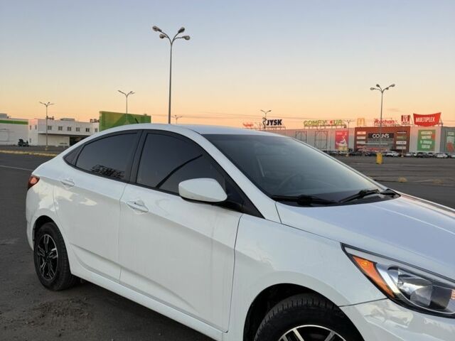 Белый Хендай Акцент, объемом двигателя 1.6 л и пробегом 165 тыс. км за 7400 $, фото 2 на Automoto.ua