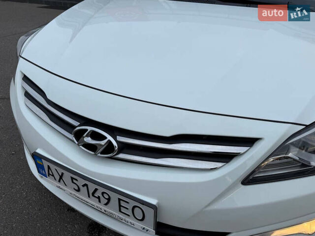 Белый Хендай Акцент, объемом двигателя 1.4 л и пробегом 64 тыс. км за 12800 $, фото 13 на Automoto.ua