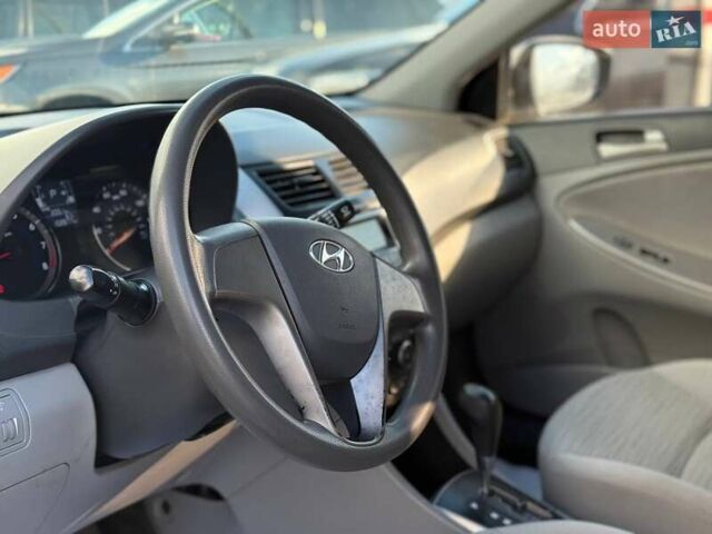 Білий Хендай Акцент, об'ємом двигуна 1.59 л та пробігом 162 тис. км за 8100 $, фото 8 на Automoto.ua