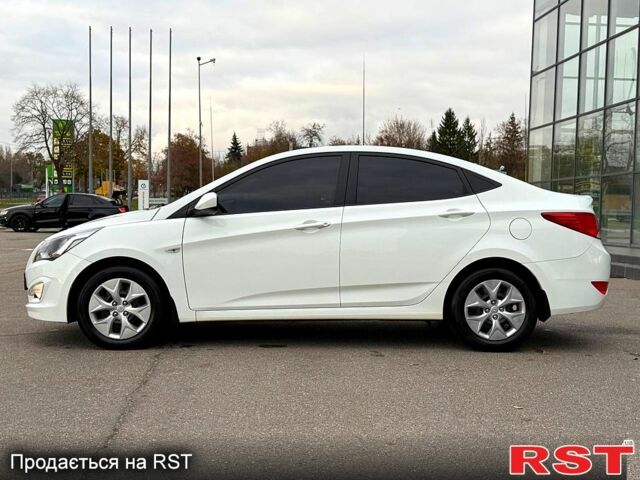 Білий Хендай Акцент, об'ємом двигуна 1.4 л та пробігом 64 тис. км за 12800 $, фото 6 на Automoto.ua