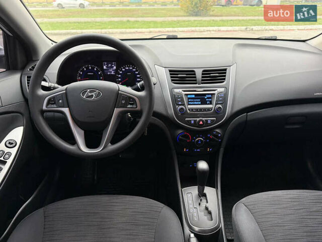 Белый Хендай Акцент, объемом двигателя 1.4 л и пробегом 64 тыс. км за 12800 $, фото 25 на Automoto.ua