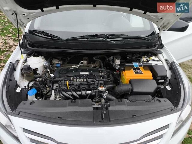 Белый Хендай Акцент, объемом двигателя 1.4 л и пробегом 92 тыс. км за 9499 $, фото 17 на Automoto.ua