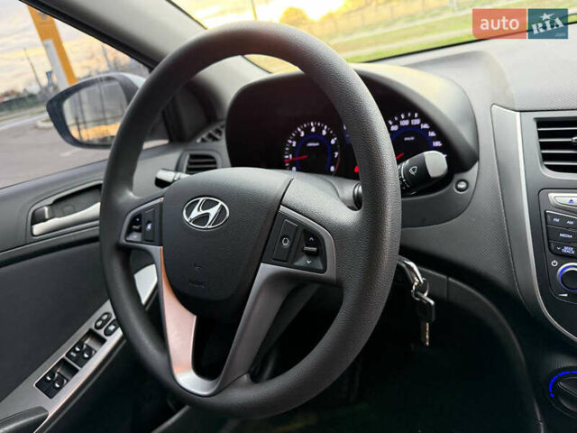 Белый Хендай Акцент, объемом двигателя 1.4 л и пробегом 64 тыс. км за 12800 $, фото 34 на Automoto.ua