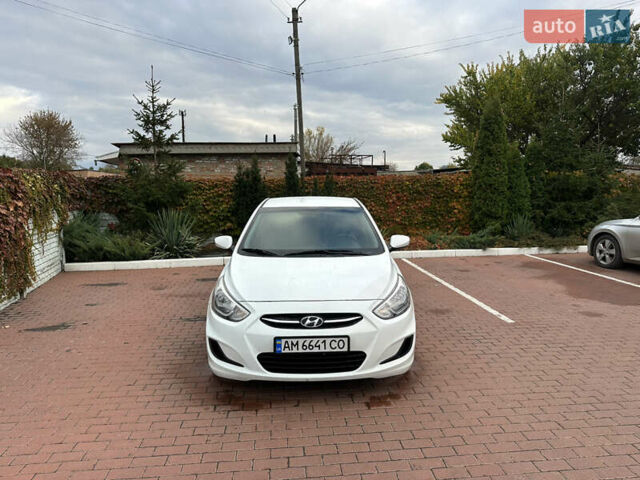 Хендай Акцент 2016 в Киеве на Automoto.ua Белый Хендай Акцент, объемом двигателя 1.6 л и пробегом 193 тыс. км за 7500 $, фото 1 на Automoto.ua
