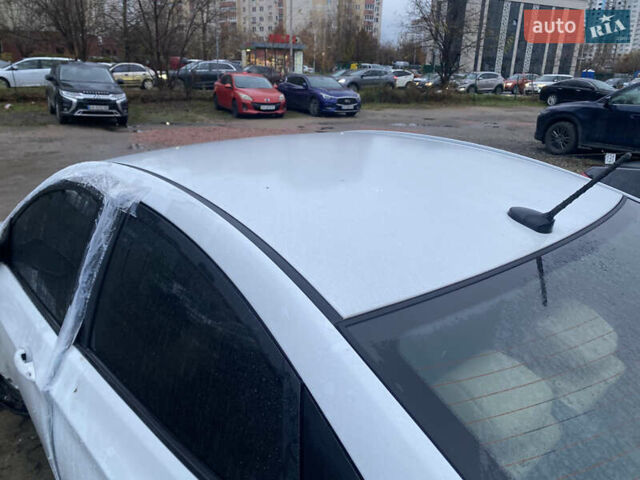 Белый Хендай Акцент, объемом двигателя 1.59 л и пробегом 110 тыс. км за 5900 $, фото 7 на Automoto.ua