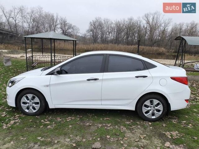 Белый Хендай Акцент, объемом двигателя 1.4 л и пробегом 92 тыс. км за 9499 $, фото 3 на Automoto.ua