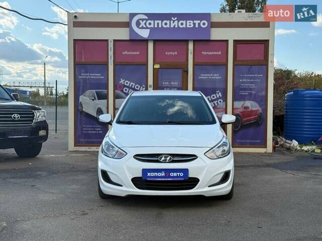 Білий Хендай Акцент, об'ємом двигуна 1.59 л та пробігом 162 тис. км за 8100 $, фото 1 на Automoto.ua