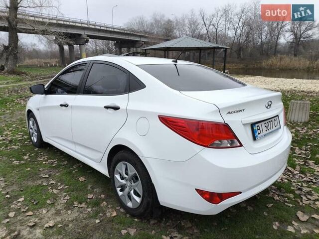Белый Хендай Акцент, объемом двигателя 1.4 л и пробегом 92 тыс. км за 9499 $, фото 4 на Automoto.ua