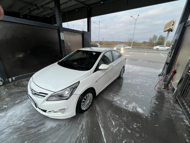 Хендай Акцент 2016 в Киеве на Automoto.ua Белый Хендай Акцент, объемом двигателя 1.4 л и пробегом 230 тыс. км за 5200 $, фото 1 на Automoto.ua