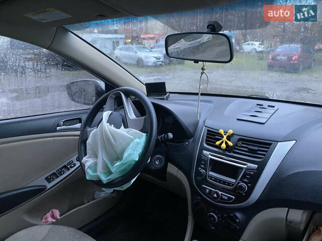 Белый Хендай Акцент, объемом двигателя 1.59 л и пробегом 110 тыс. км за 5900 $, фото 11 на Automoto.ua