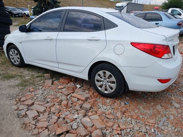 Белый Хендай Акцент, объемом двигателя 1.4 л и пробегом 217 тыс. км за 5750 $, фото 1 на Automoto.ua