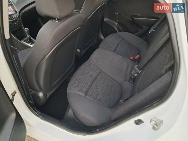 Белый Хендай Акцент, объемом двигателя 1.4 л и пробегом 199 тыс. км за 6900 $, фото 15 на Automoto.ua