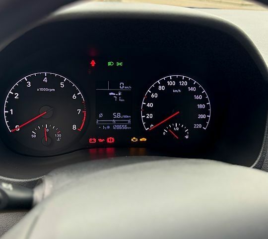 Белый Хендай Акцент, объемом двигателя 1.4 л и пробегом 128 тыс. км за 9800 $, фото 10 на Automoto.ua