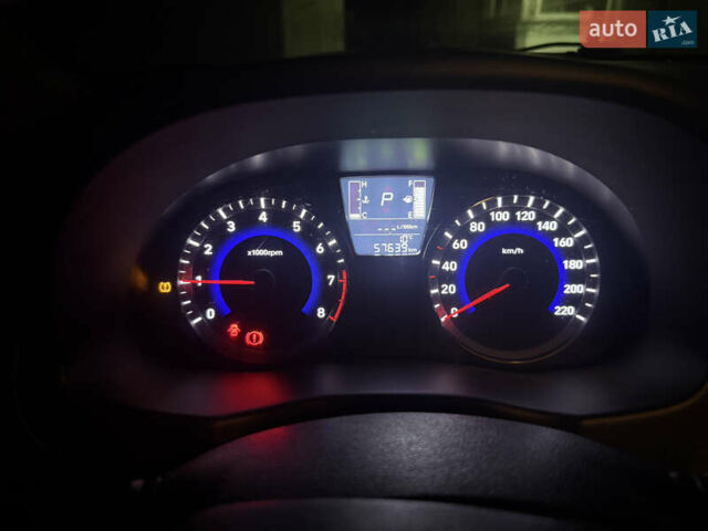 Белый Хендай Акцент, объемом двигателя 1.37 л и пробегом 57 тыс. км за 12500 $, фото 1 на Automoto.ua