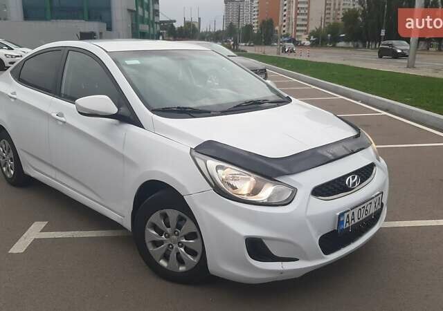 Хендай Акцент 2018 в Киеве на Automoto.ua Белый Хендай Акцент, объемом двигателя 1.37 л и пробегом 206 тыс. км за 6950 $, фото 5 на Automoto.ua