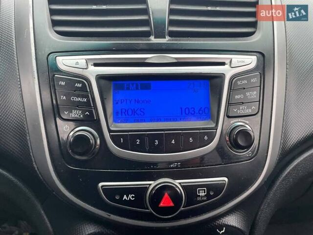 Белый Хендай Акцент, объемом двигателя 1.4 л и пробегом 208 тыс. км за 6990 $, фото 20 на Automoto.ua