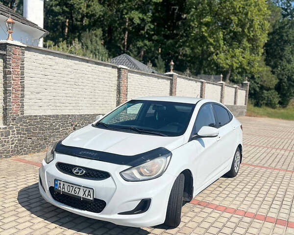 Білий Хендай Акцент, об'ємом двигуна 1.37 л та пробігом 205 тис. км за 6500 $, фото 2 на Automoto.ua