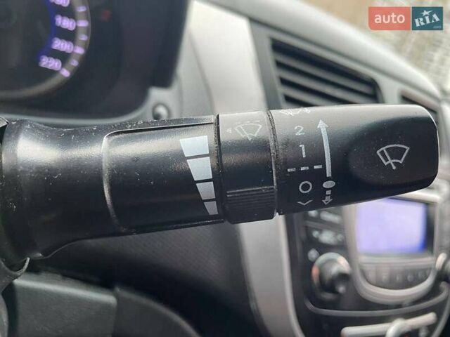 Белый Хендай Акцент, объемом двигателя 1.4 л и пробегом 208 тыс. км за 6990 $, фото 19 на Automoto.ua