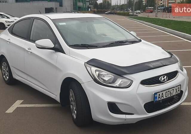Хендай Акцент 2018 в Киеве на Automoto.ua Белый Хендай Акцент, объемом двигателя 1.37 л и пробегом 206 тыс. км за 6950 $, фото 4 на Automoto.ua