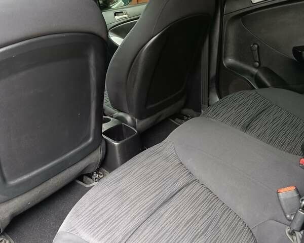 Белый Хендай Акцент, объемом двигателя 1.37 л и пробегом 77 тыс. км за 9600 $, фото 16 на Automoto.ua