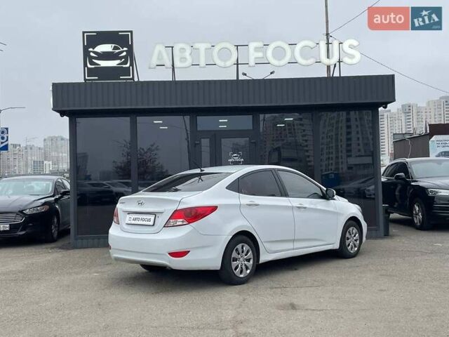 Белый Хендай Акцент, объемом двигателя 1.4 л и пробегом 208 тыс. км за 6990 $, фото 6 на Automoto.ua