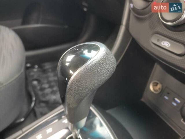 Білий Хендай Акцент, об'ємом двигуна 1.37 л та пробігом 61 тис. км за 10500 $, фото 19 на Automoto.ua
