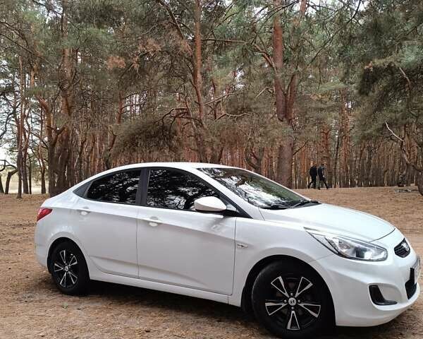 Білий Хендай Акцент, об'ємом двигуна 1.37 л та пробігом 86 тис. км за 9000 $, фото 14 на Automoto.ua