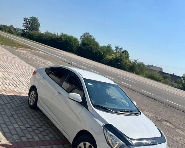 Білий Хендай Акцент, об'ємом двигуна 1.37 л та пробігом 205 тис. км за 6500 $, фото 7 на Automoto.ua