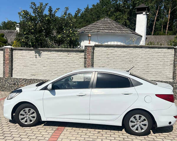 Білий Хендай Акцент, об'ємом двигуна 1.37 л та пробігом 205 тис. км за 6500 $, фото 3 на Automoto.ua