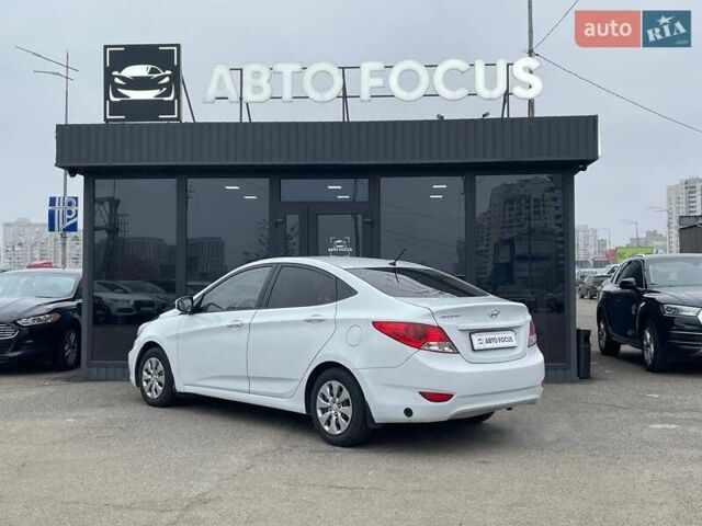 Белый Хендай Акцент, объемом двигателя 1.4 л и пробегом 208 тыс. км за 6990 $, фото 4 на Automoto.ua