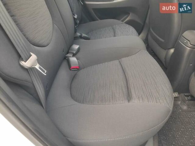 Білий Хендай Акцент, об'ємом двигуна 1.37 л та пробігом 61 тис. км за 10500 $, фото 15 на Automoto.ua