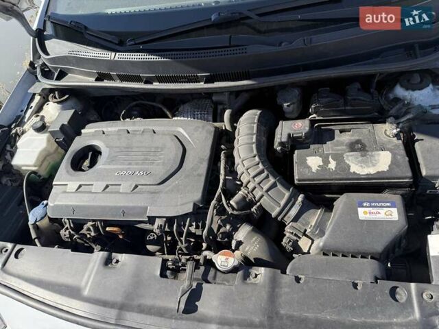 Білий Хендай Акцент, об'ємом двигуна 1.37 л та пробігом 280 тис. км за 6400 $, фото 1 на Automoto.ua